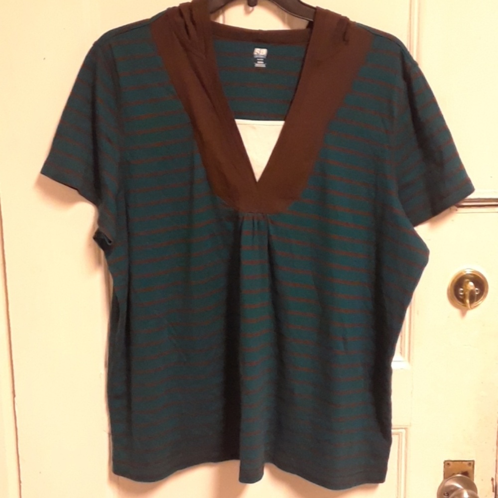 SJB Active Hooded Shirt  NWOT